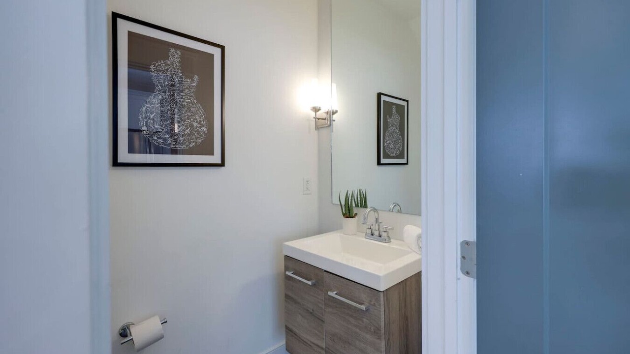 Photo of Bathroom in Charlotte Park
