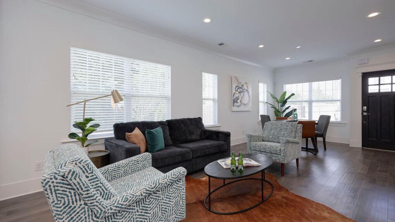 Photo of Livingroom in Charlotte Park