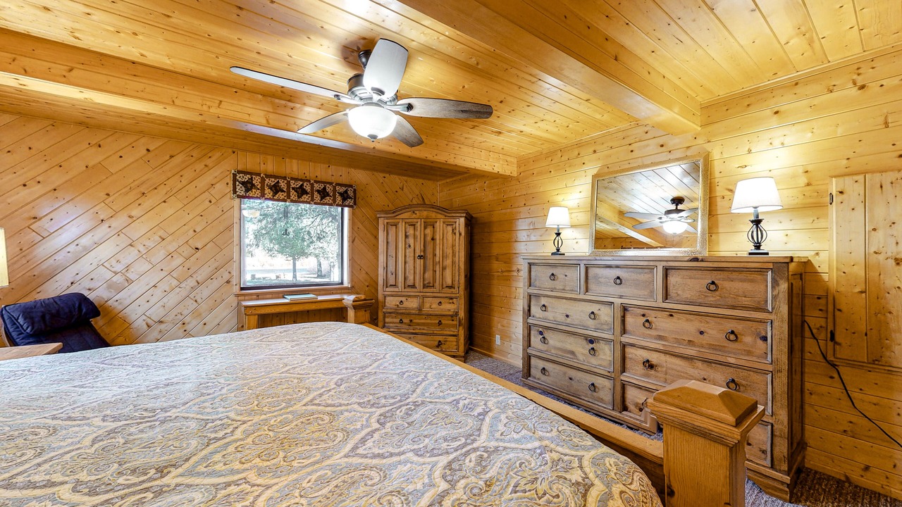 Photo of Bedroom in South Fork