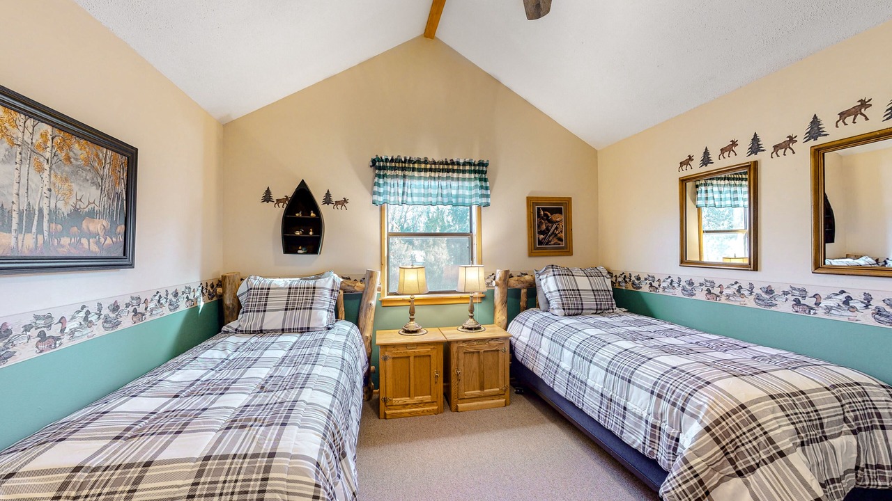 Photo of Bedroom in South Fork