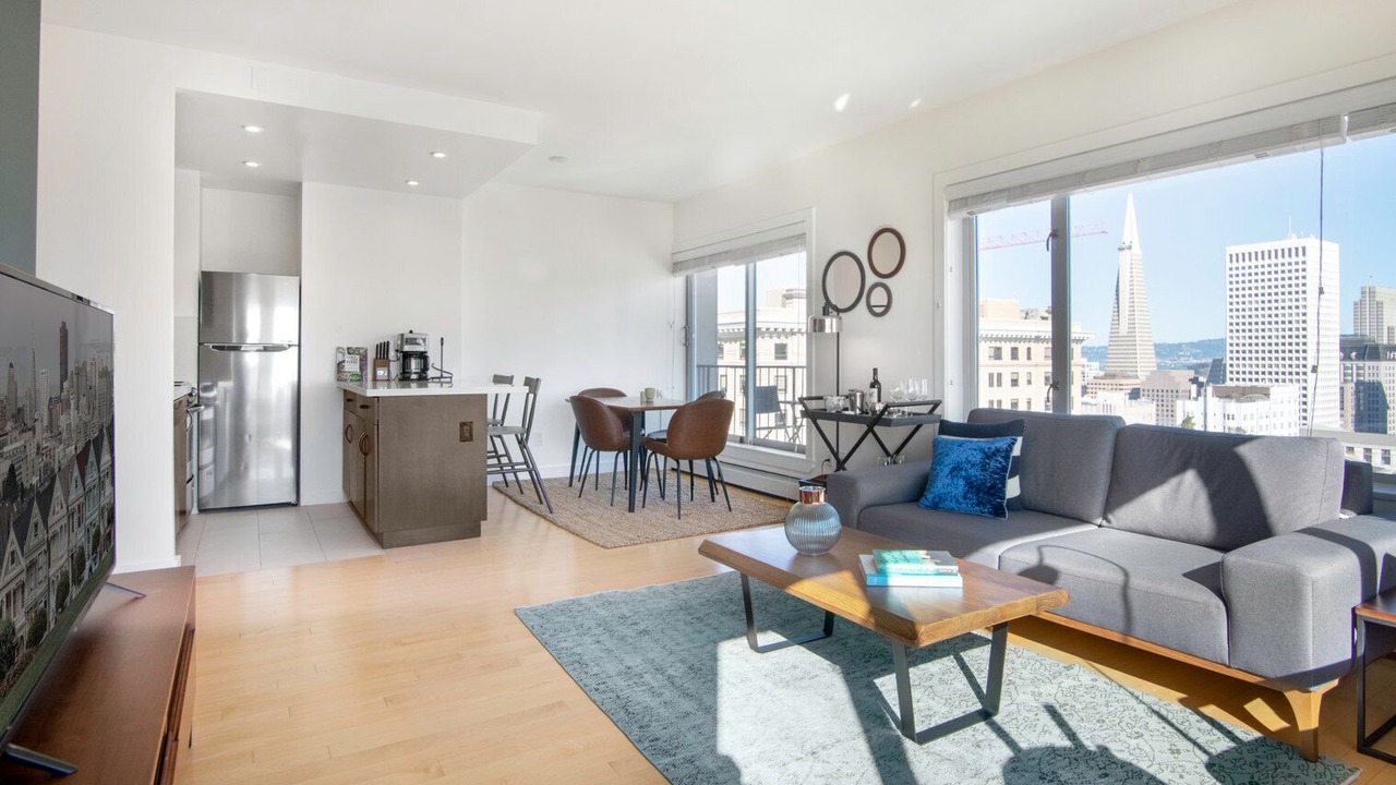 Photo of Livingroom in Lower Nob Hill