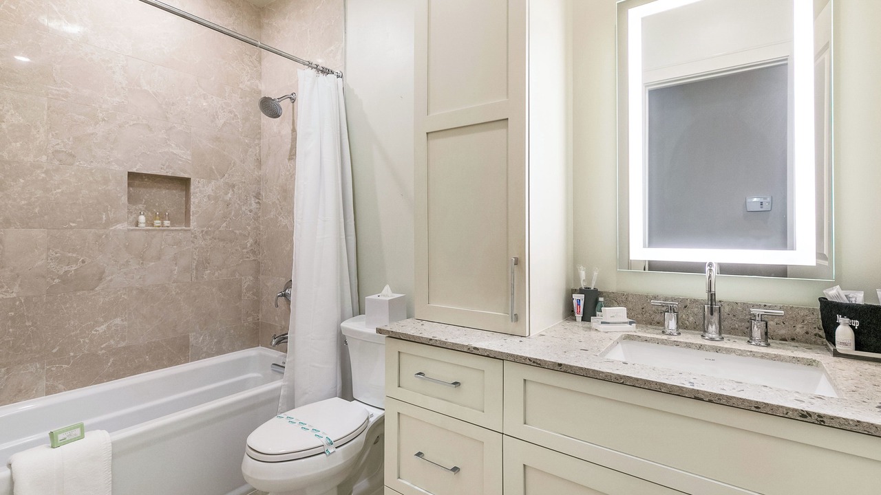 Photo of Bathroom in Arts/Warehouse District