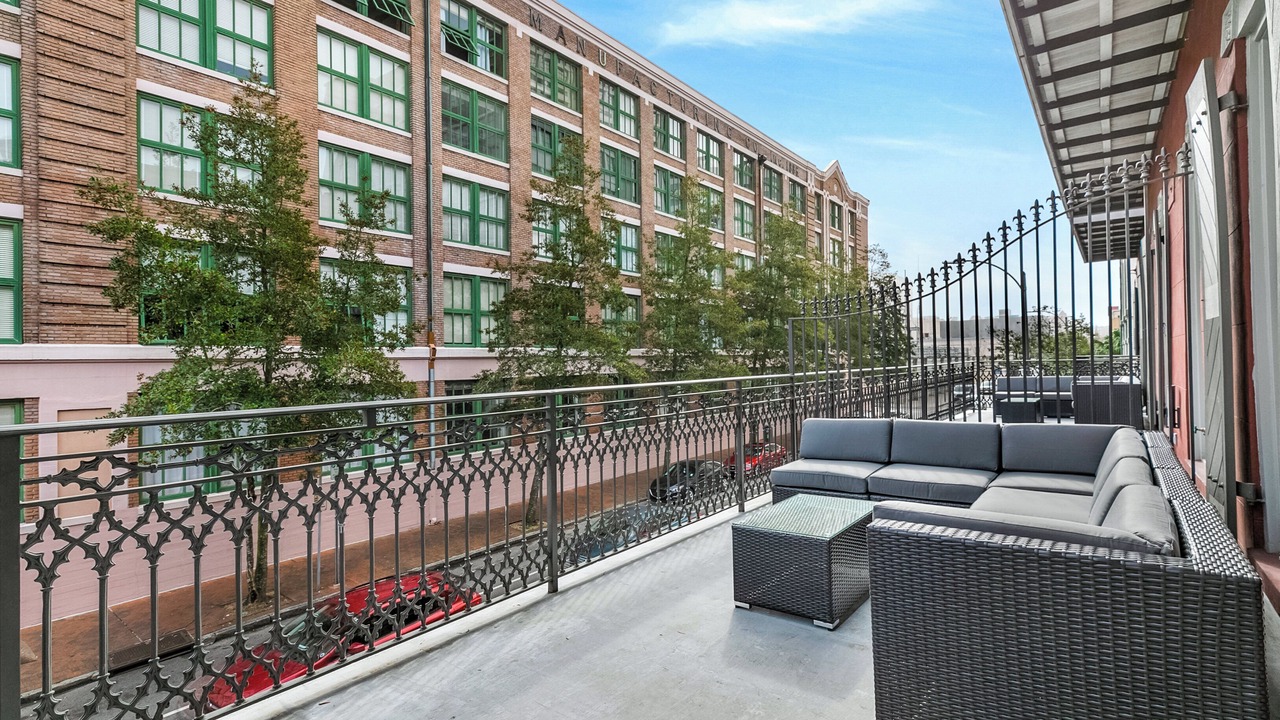 Photo of Patio Balcony in Arts/Warehouse District
