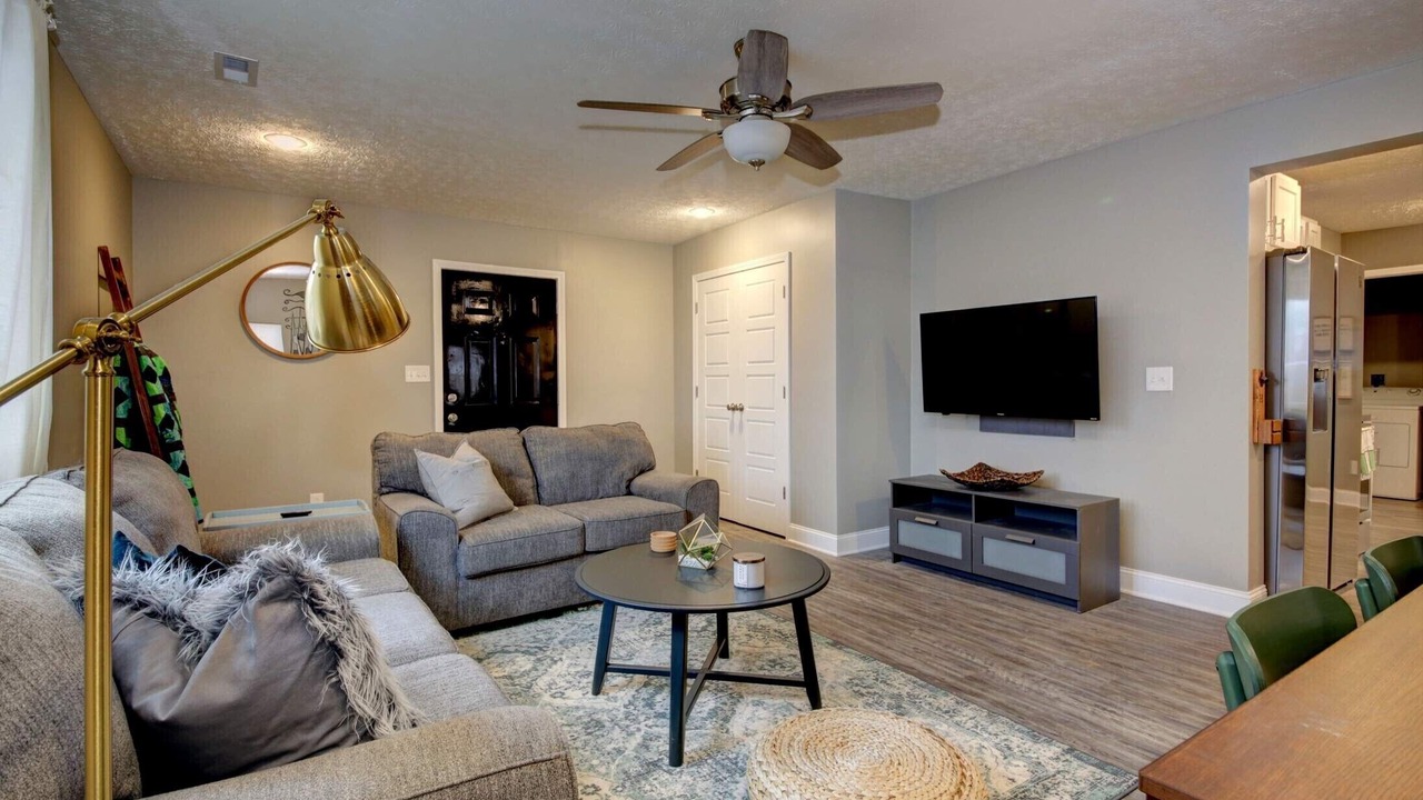 Photo of Livingroom in Scott Depot