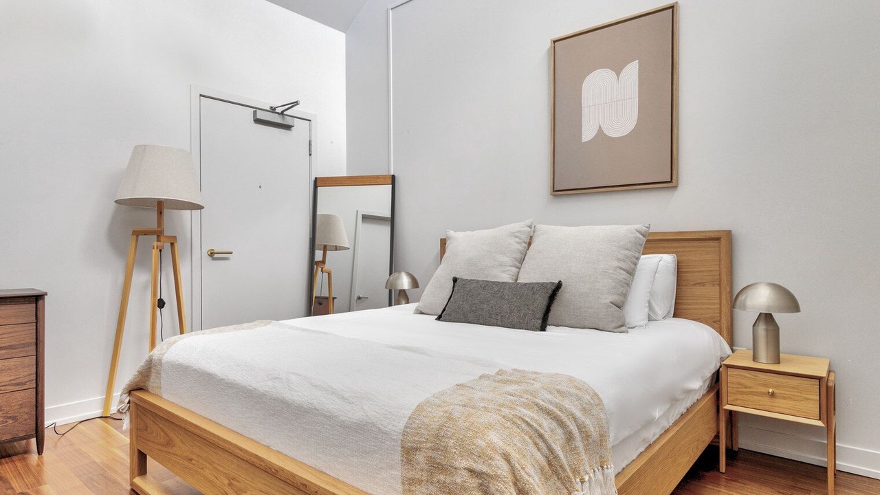 Photo of Bedroom in Near North Side