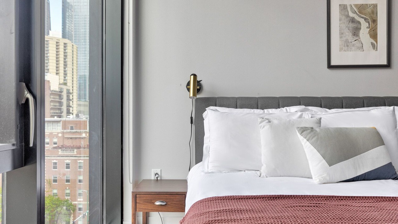 Photo of Bedroom in Near North Side