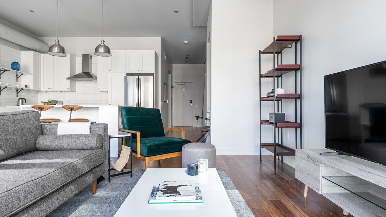 Photo of Livingroom in Near North Side