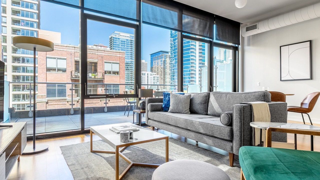Photo of Livingroom in Near North Side