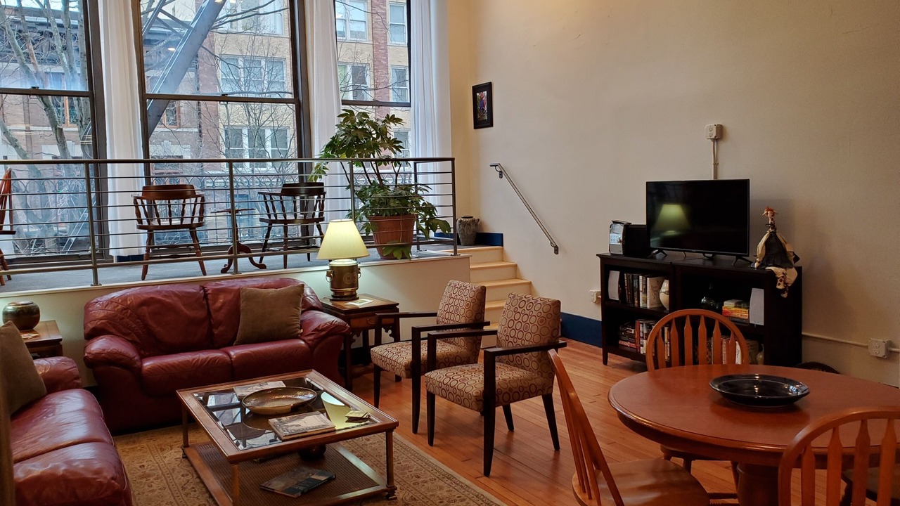 Photo of Livingroom in Central City