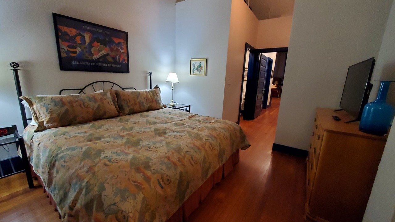 Photo of Bedroom in Central City