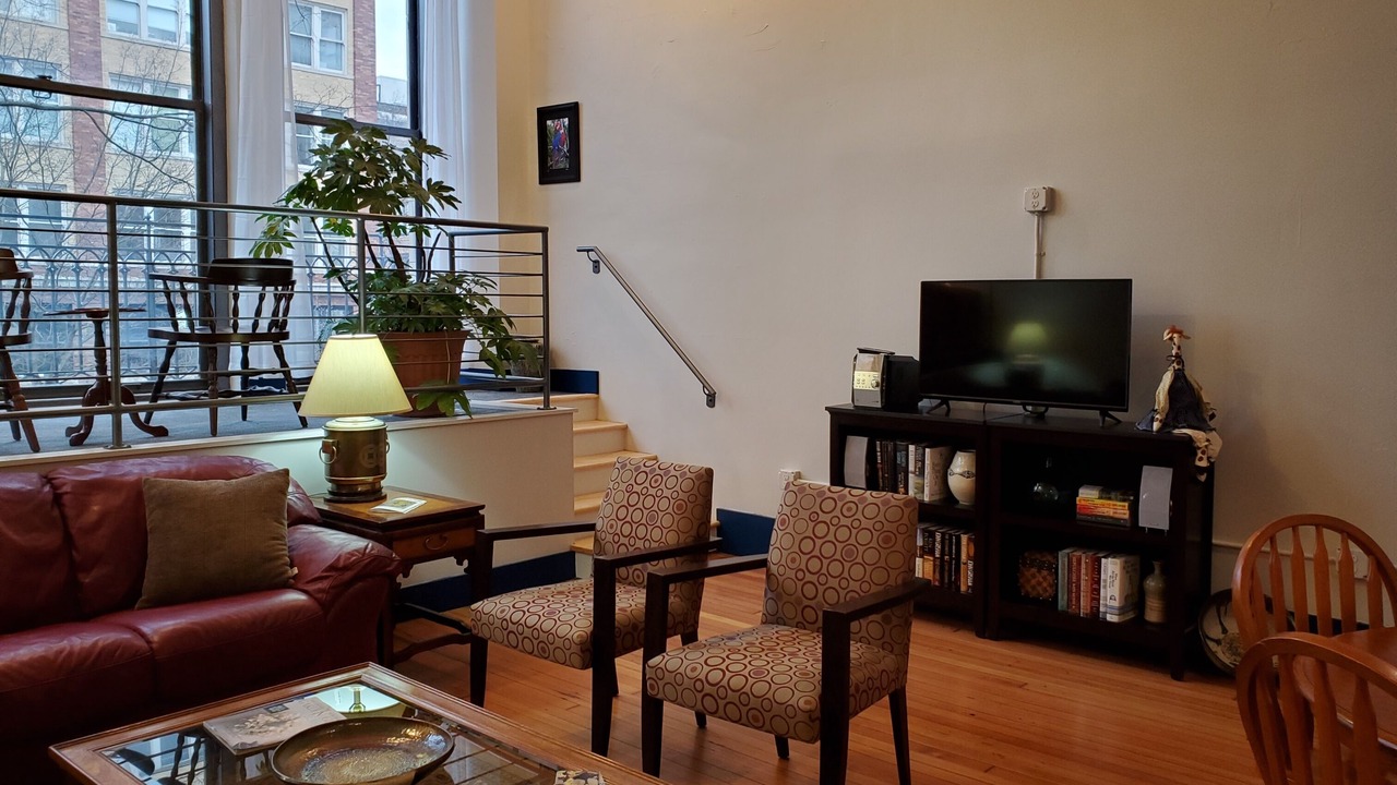 Photo of Livingroom in Central City