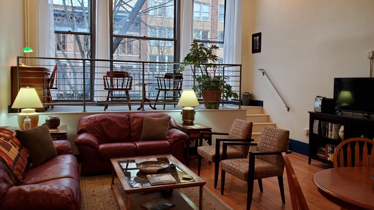 Photo of Livingroom in Central City