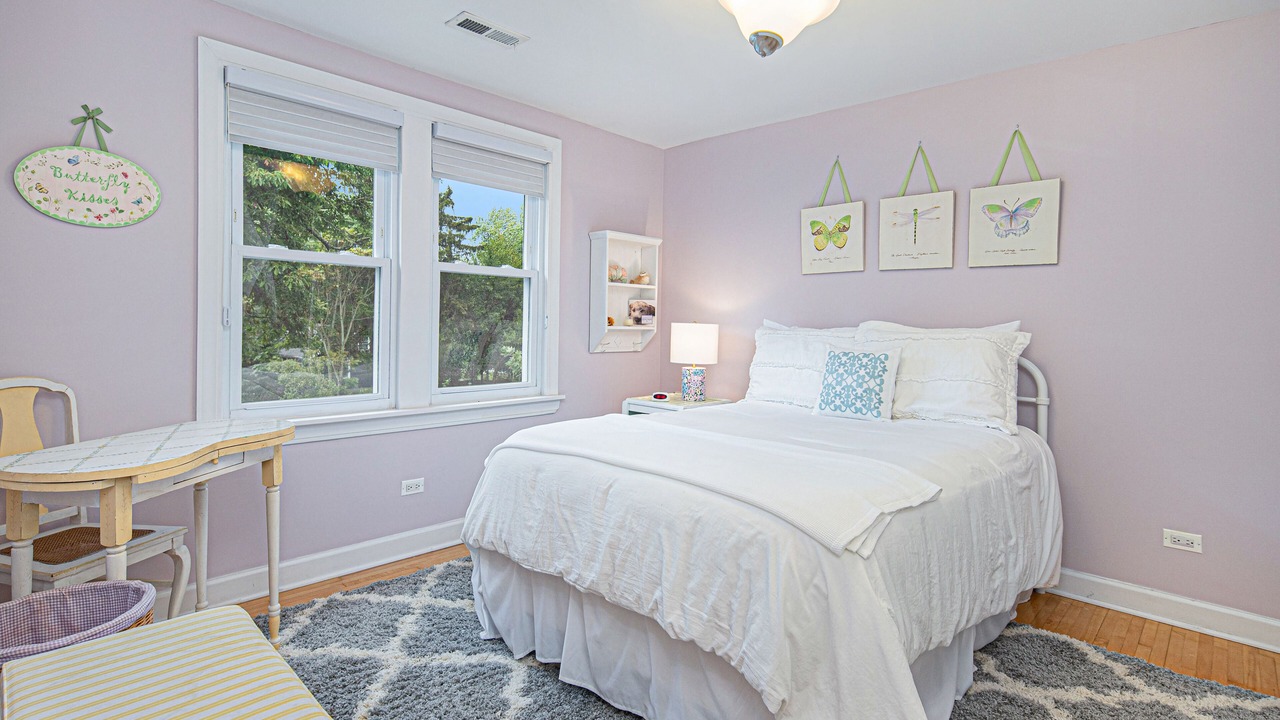Photo of Bedroom in Lakeside