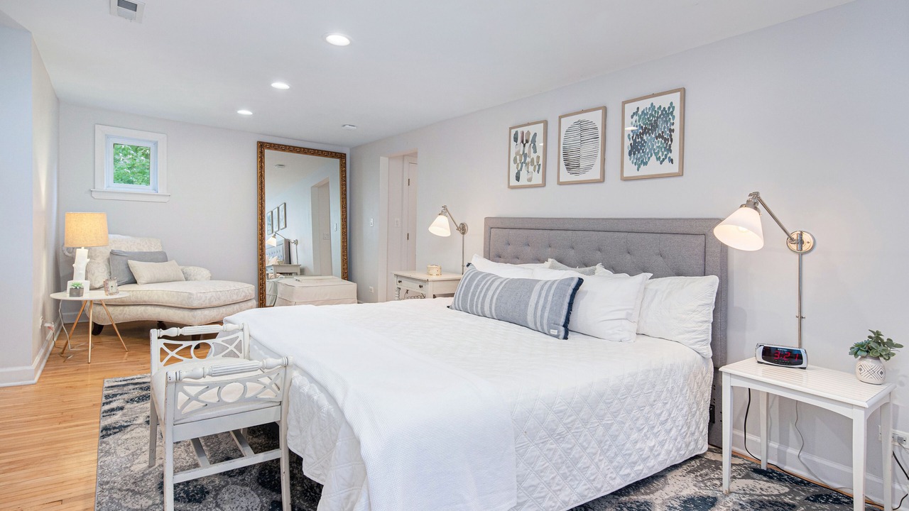 Photo of Bedroom in Lakeside