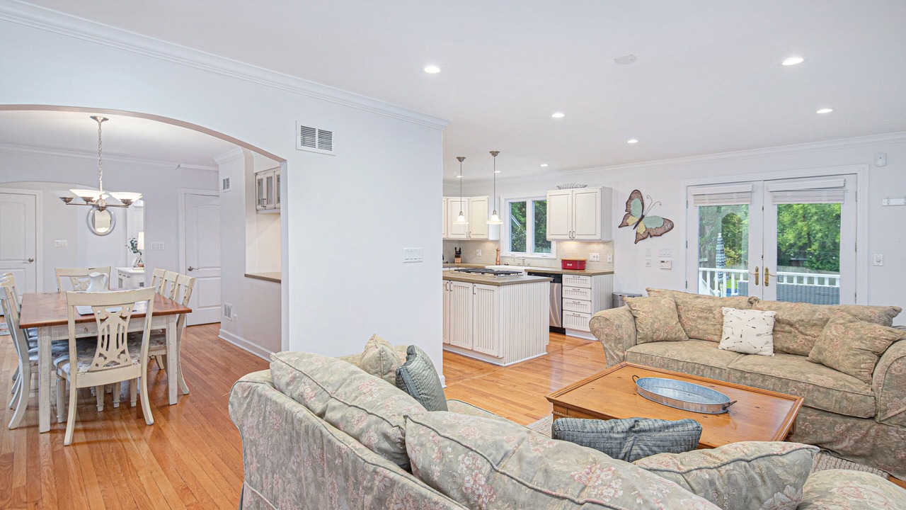 Photo of Livingroom in Lakeside