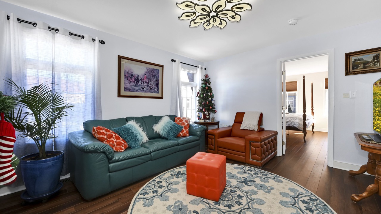 Photo of Livingroom in Adamstown