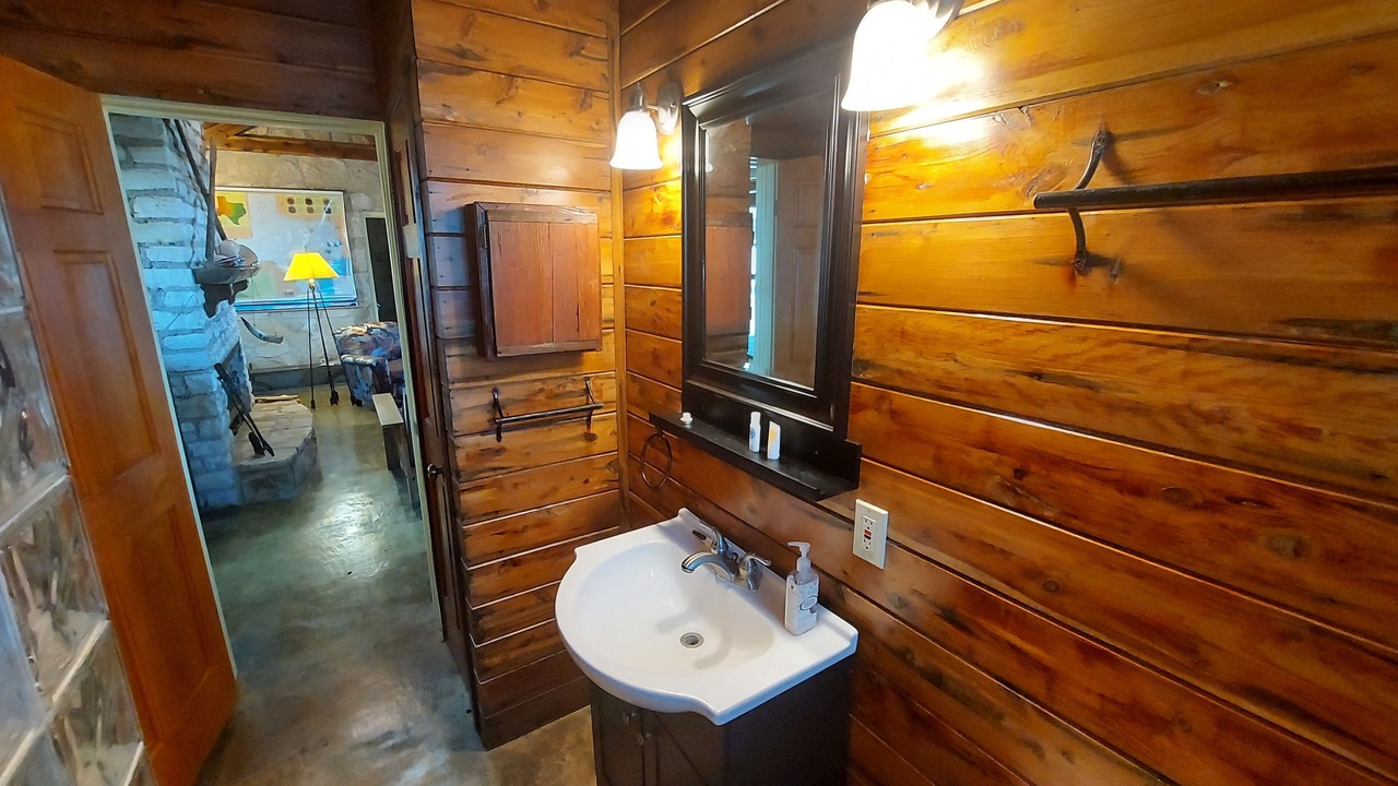 Photo of Bathroom in Lago Vista