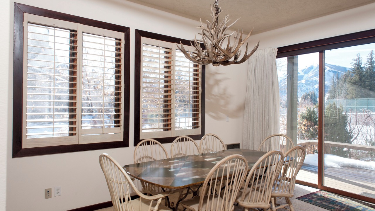 Photo of Livingroom in Elkhorn