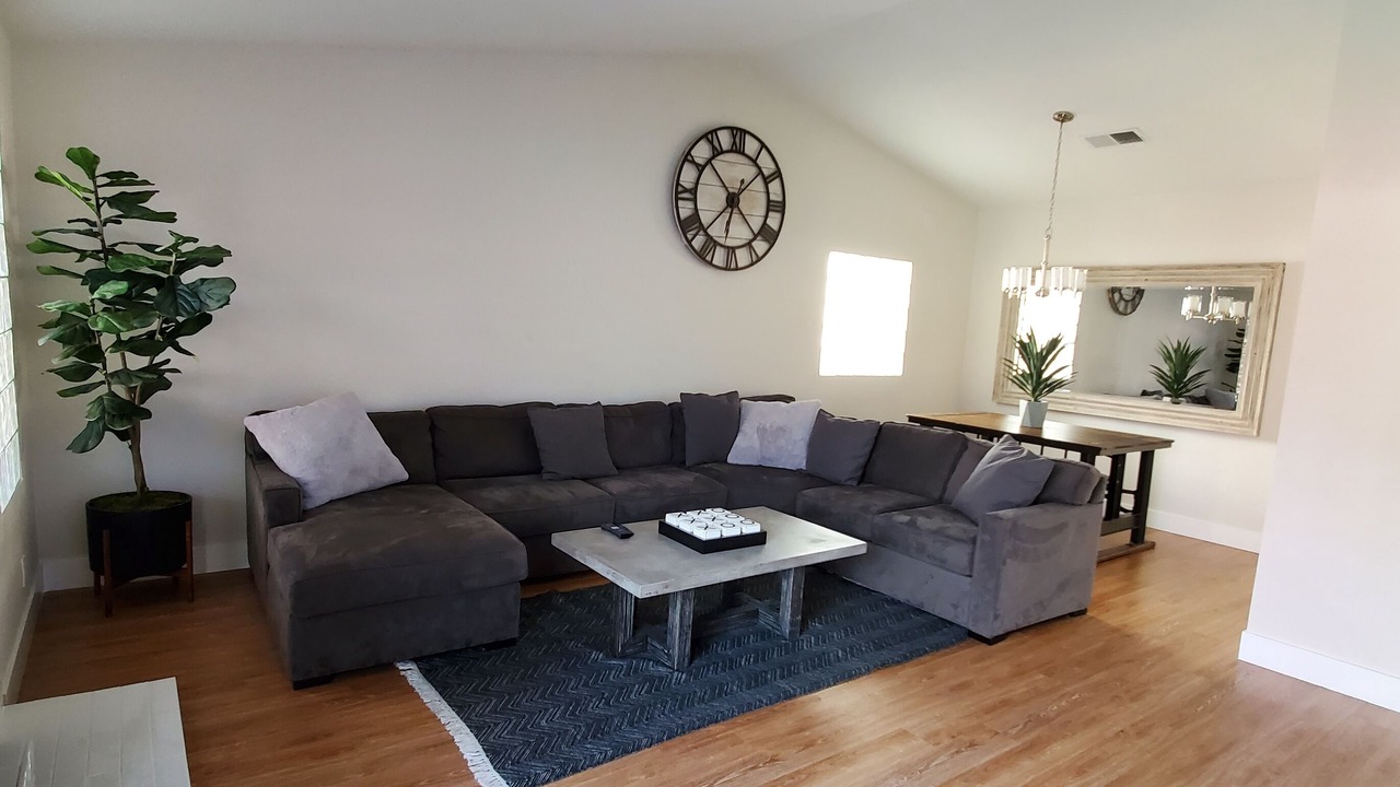 Photo of Livingroom in Green Valley North