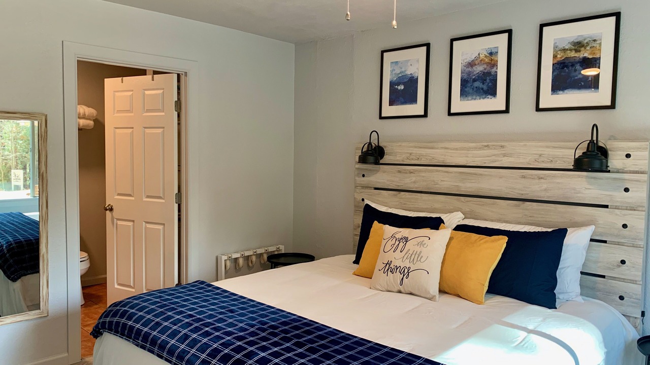 Photo of Bedroom in Cloudcroft