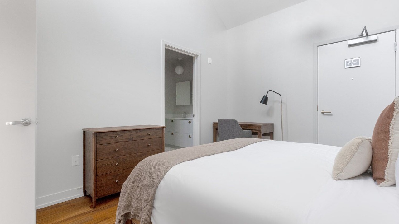 Photo of Bedroom in Near North Side
