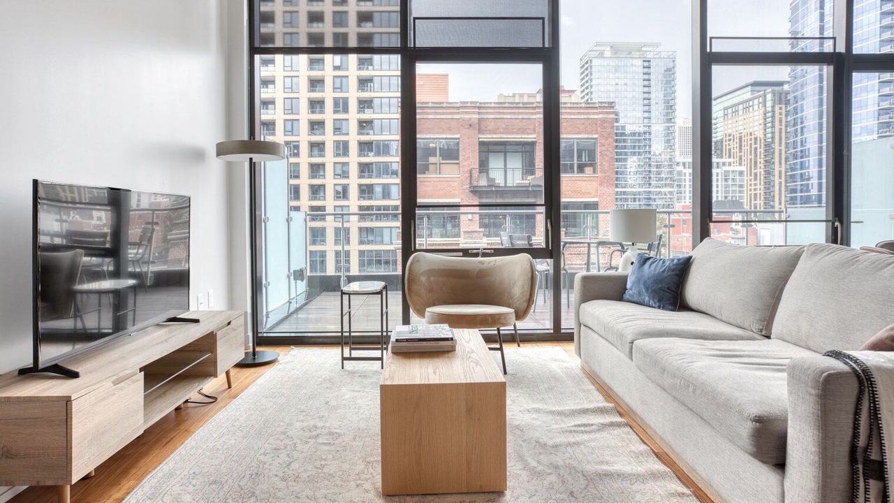 Photo of Livingroom in Near North Side
