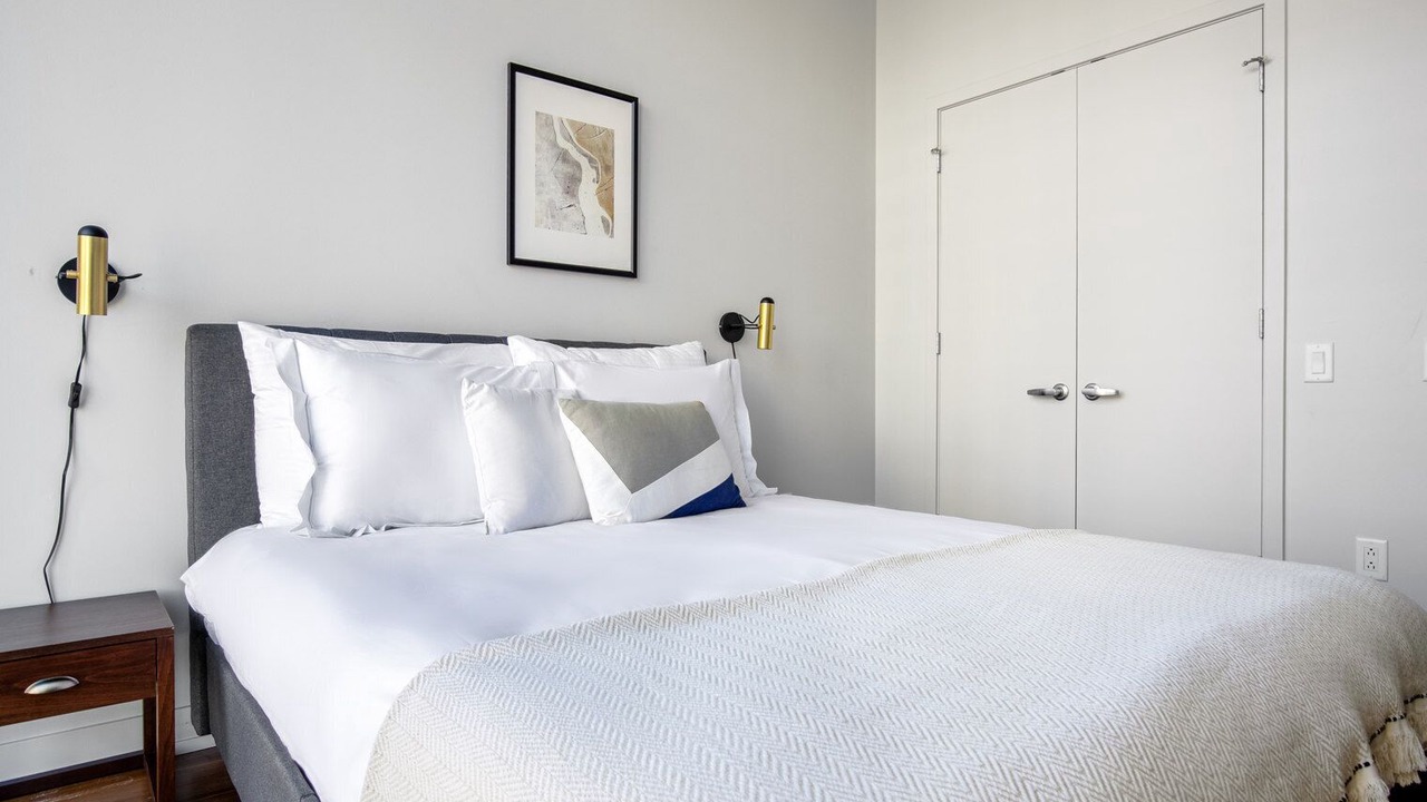 Photo of Bedroom in Near North Side