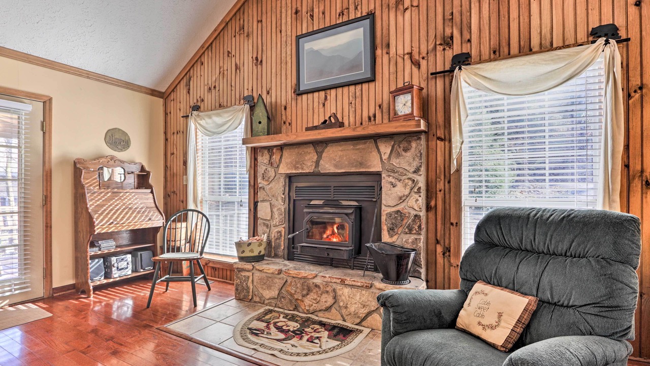 Photo of Bedroom in Wears Valley