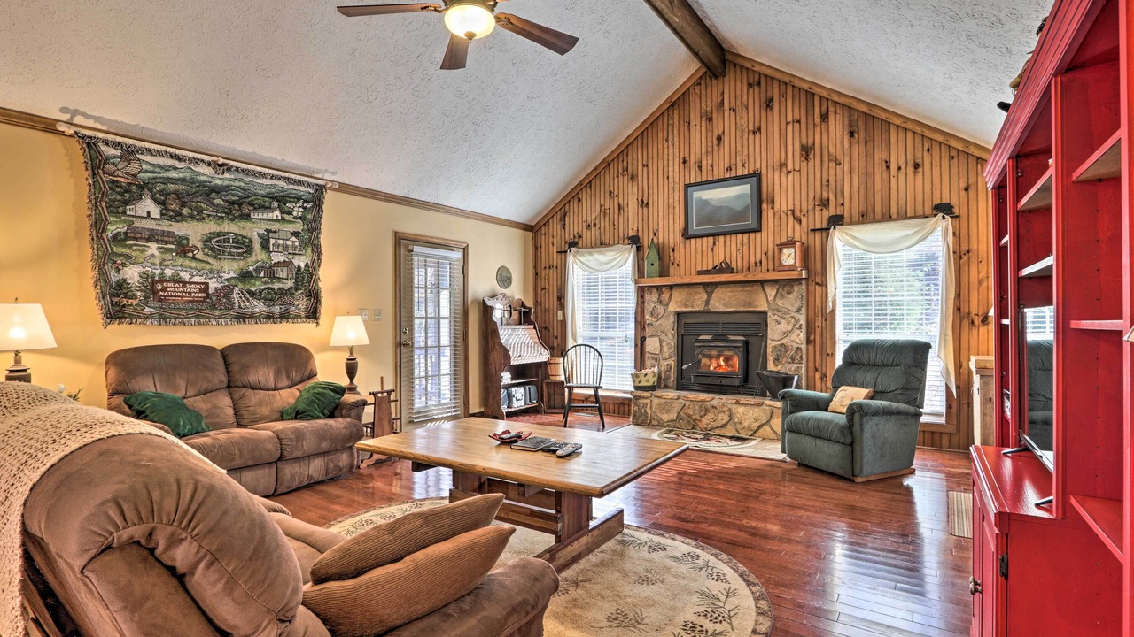 Photo of Livingroom in Wears Valley