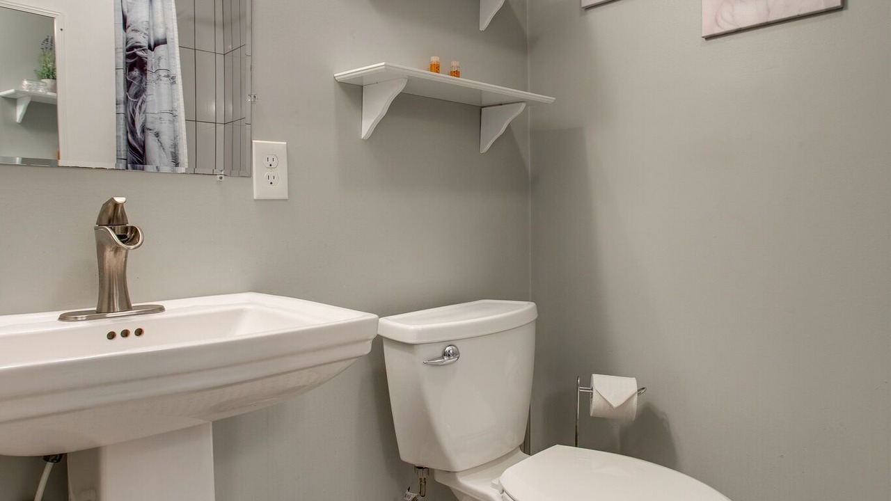 Photo of Bathroom in Melrose