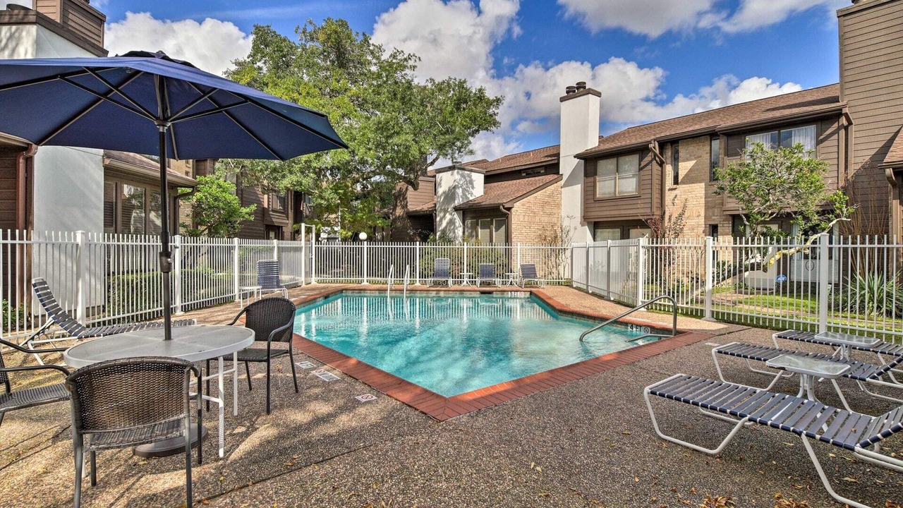 Photo of Outdoor in Braeswood Place