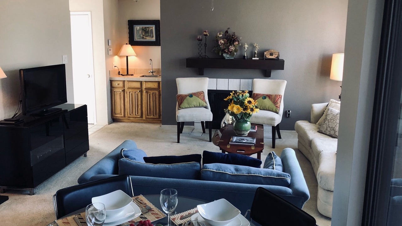 Photo of Livingroom in Braeswood Place