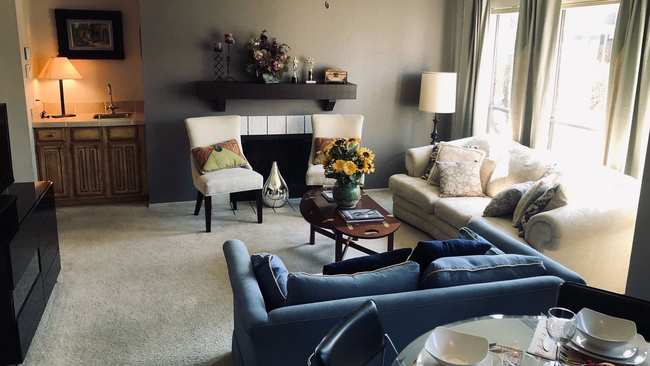 Photo of Livingroom in Braeswood Place