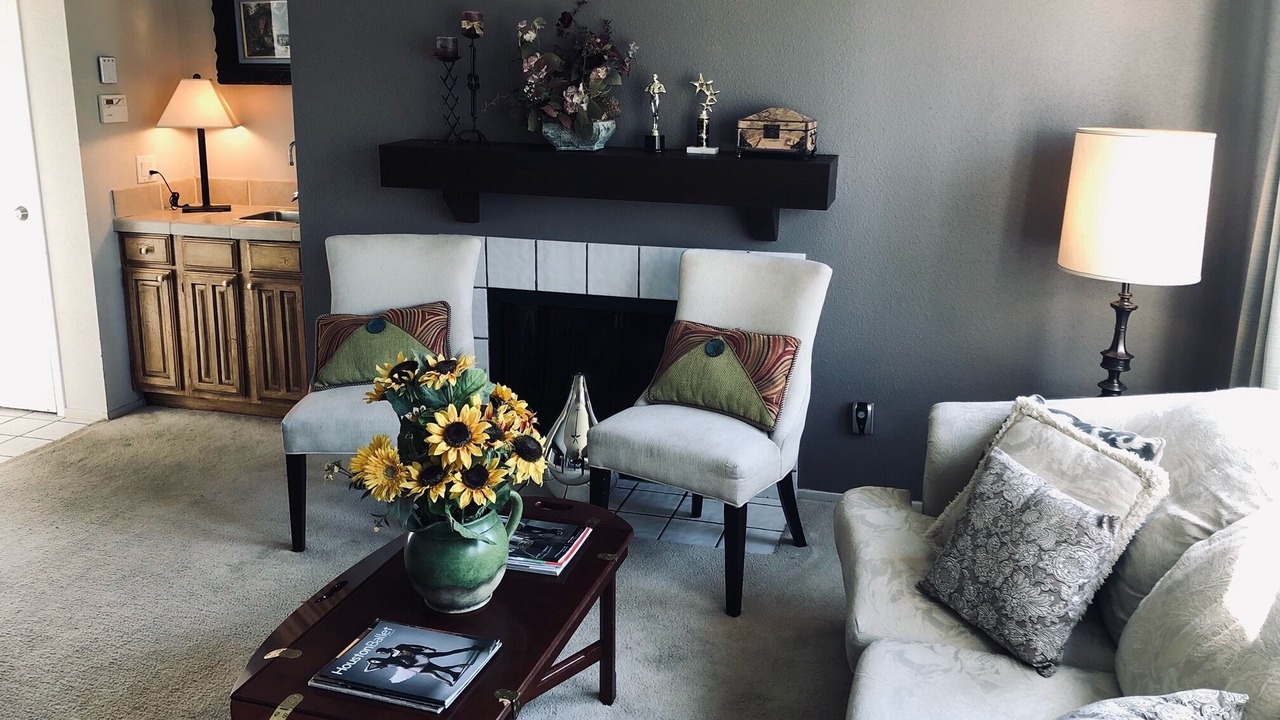 Photo of Livingroom in Braeswood Place