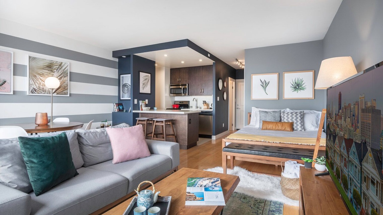 Photo of Livingroom in Lower Nob Hill