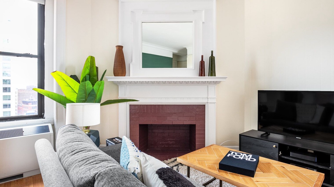 Photo of Livingroom in Theatre District