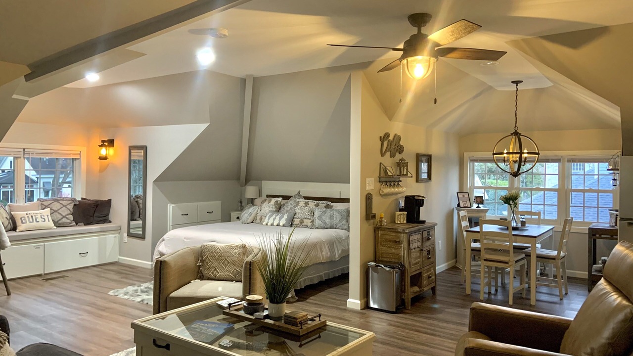 Photo of Bedroom in Historic Downtown Franklin