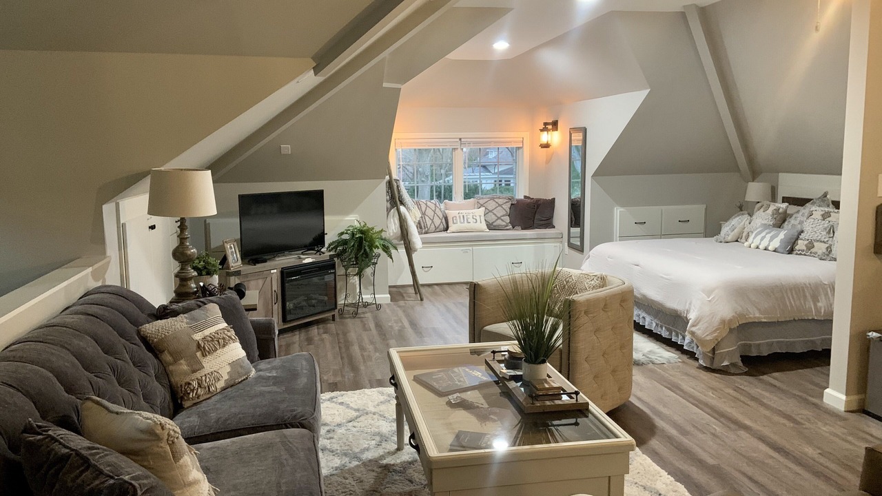 Photo of Bedroom in Historic Downtown Franklin