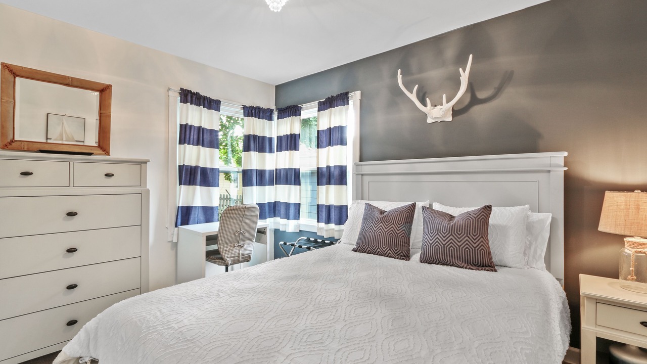 Photo of Bedroom in Indian Hills