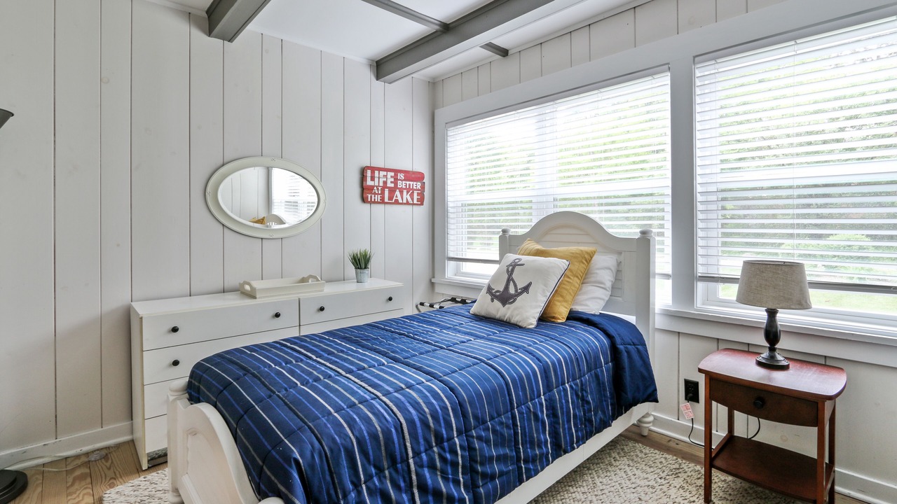 Photo of Bedroom in Indian Hills