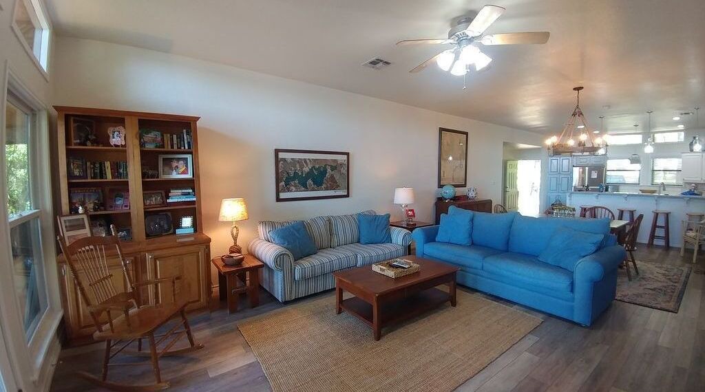 Photo of Livingroom in Crockett
