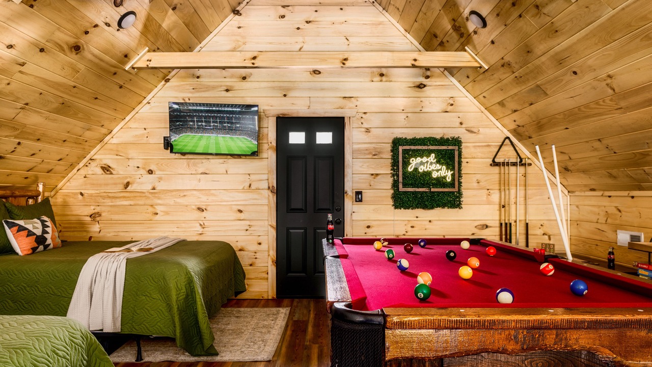 Photo of Bedroom in White Oak Lodge