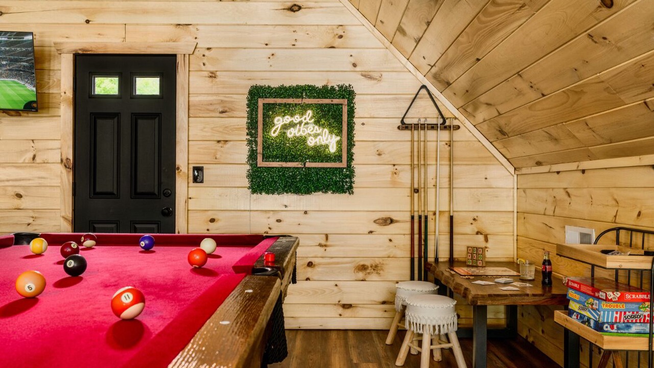 Photo of Bedroom in White Oak Lodge