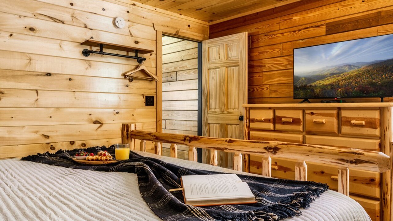 Photo of Bedroom in White Oak Lodge