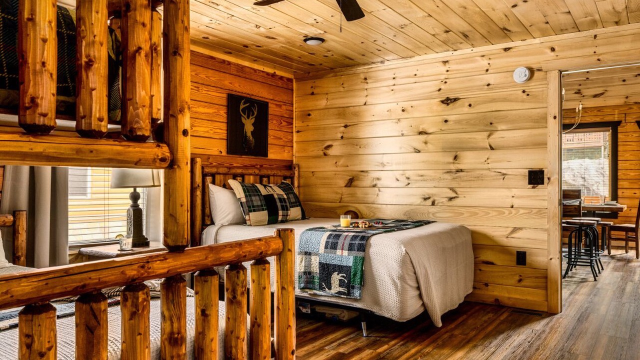 Photo of Bedroom in White Oak Lodge