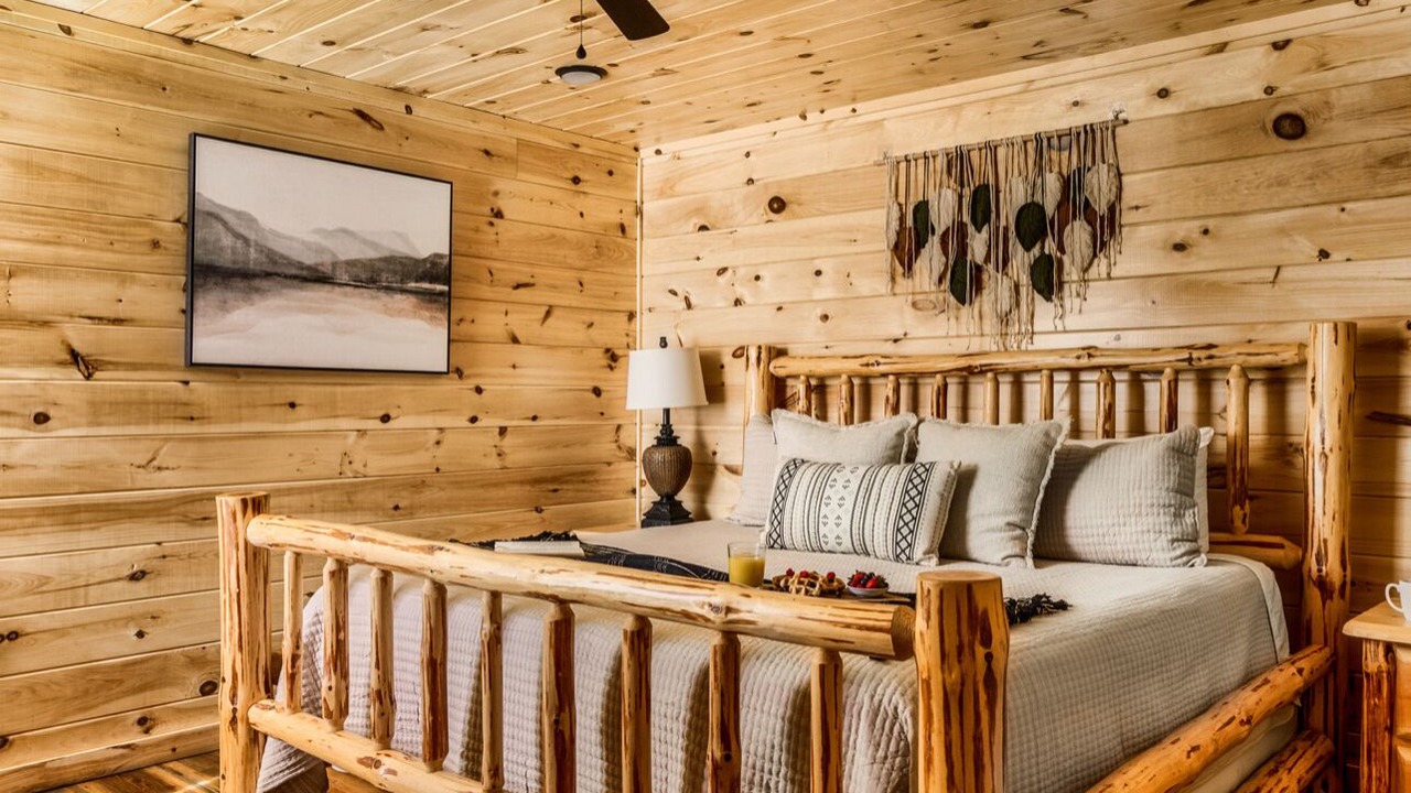 Photo of Bedroom in White Oak Lodge