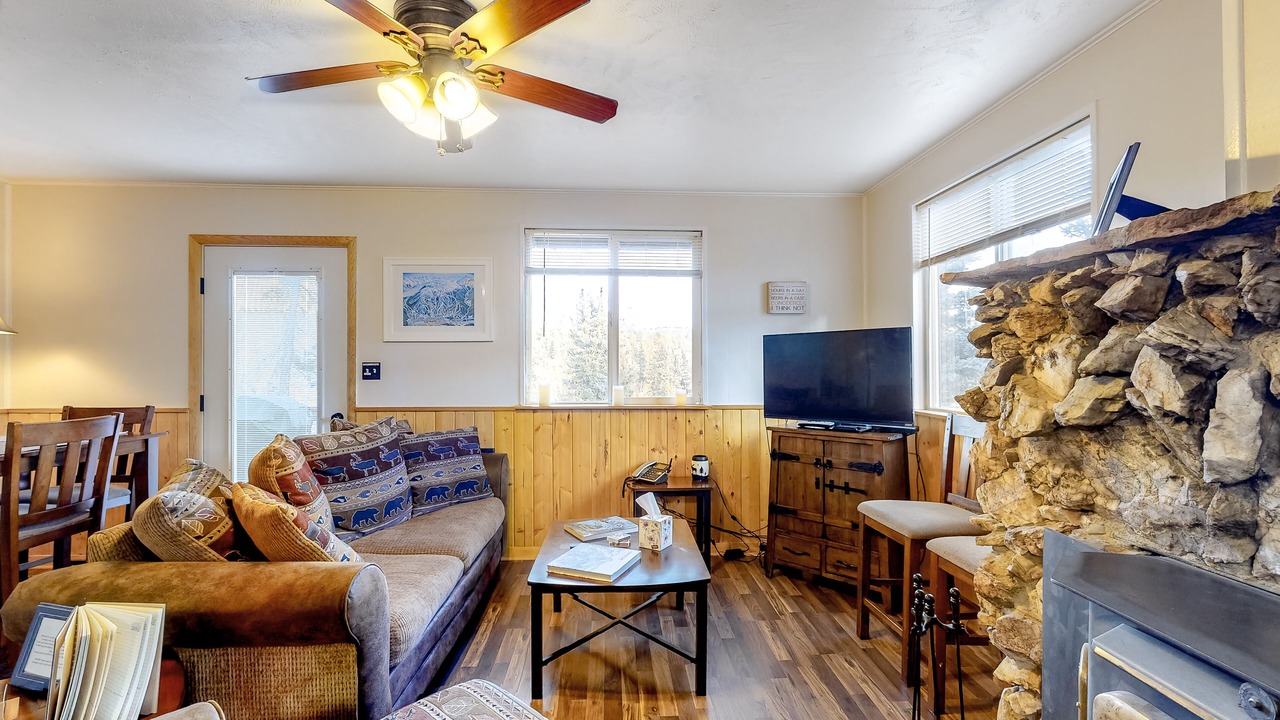 Photo of Livingroom in Spring Valley