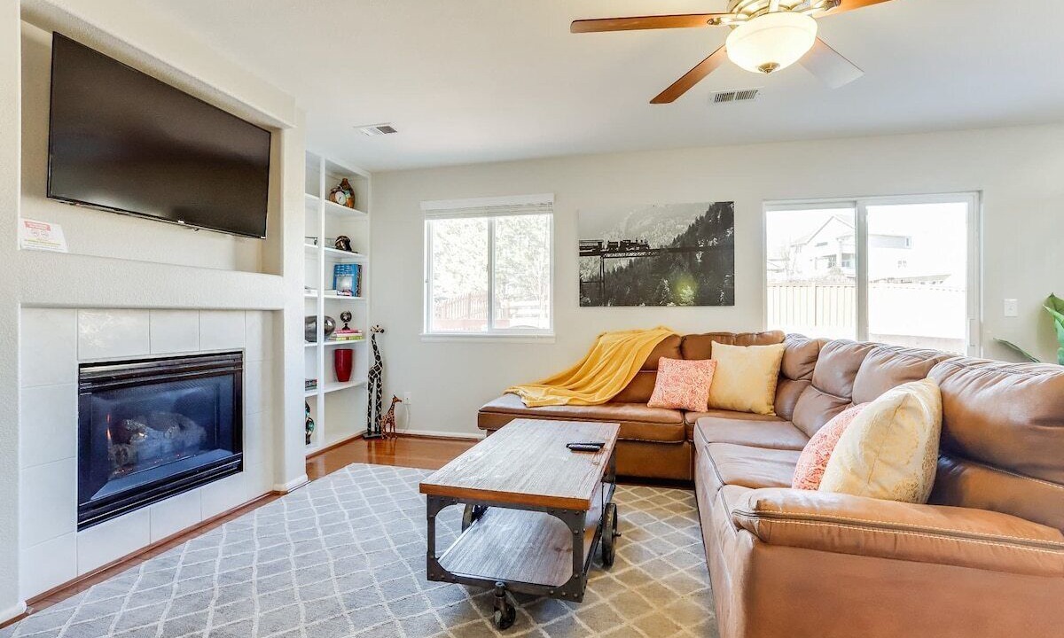 Photo of Livingroom in Aurora