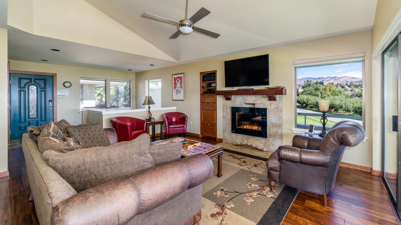 Photo of Livingroom in Wapato Point
