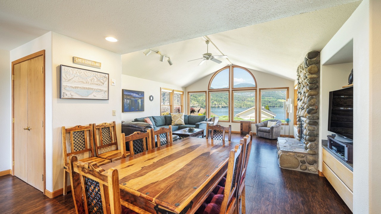 Photo of Livingroom in Wapato Point